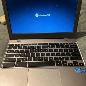 Samsung Chromebook. Great Condition! Charger included, no box